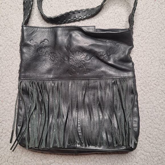 Fossil Crossbody Shoulder Bag Black Leather Floral Embossed Fringe Boho Hippie - Picture 2 of 10